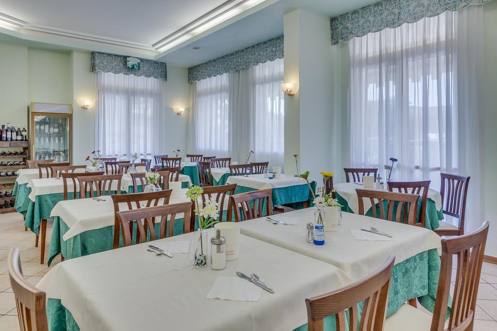 Hotel Austria Caorle Exteriér fotografie